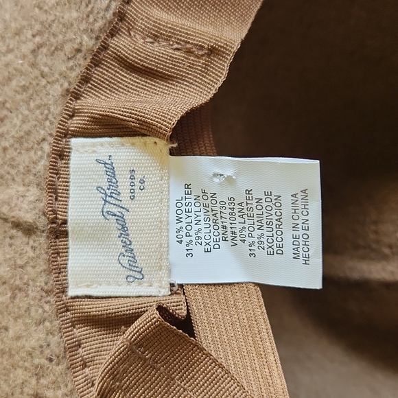 Universal Thread hat - Picture 2 of 2